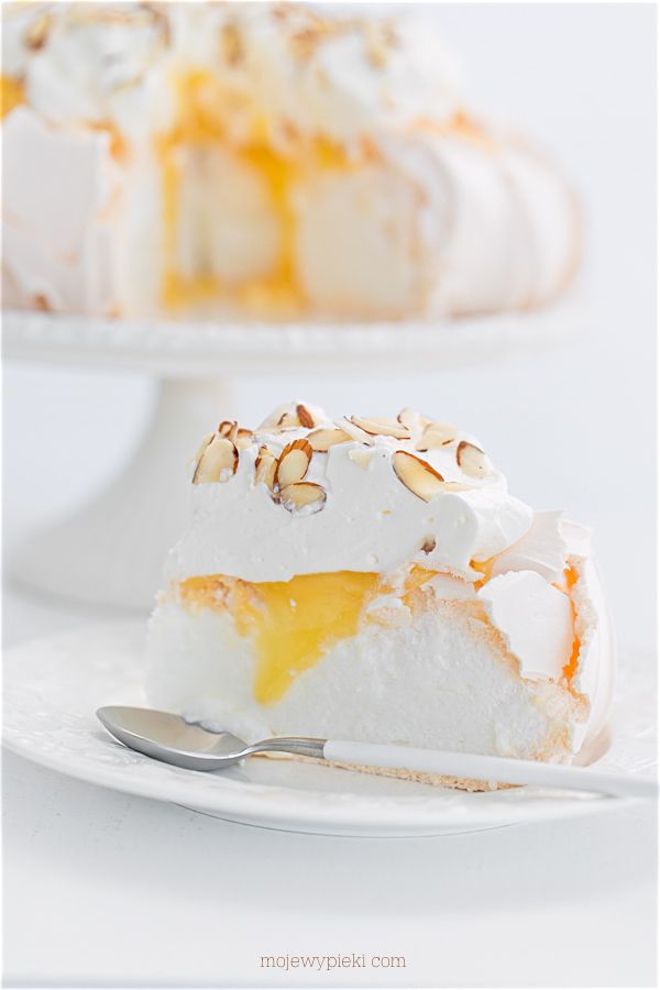 Lemon Pavlova