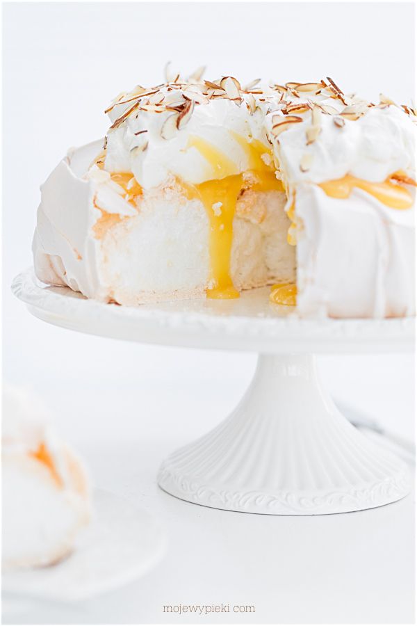 Lemon Pavlova