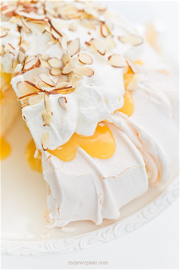 Lemon Pavlova