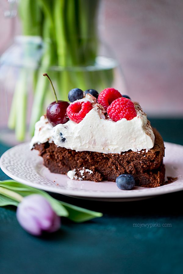 Chocolate cloud cake