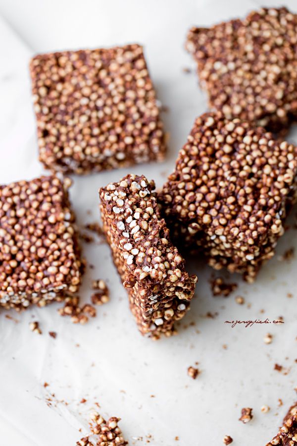 No-bake chocolate millet crunch bars