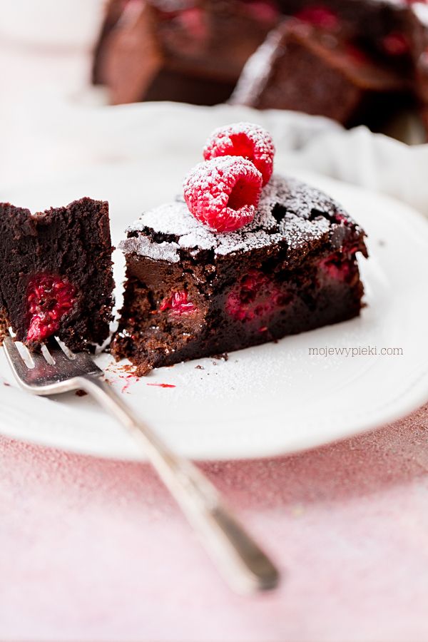 Chocolate raspberry pudding cake