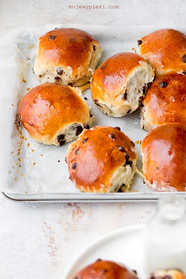 Chocolate chip buns