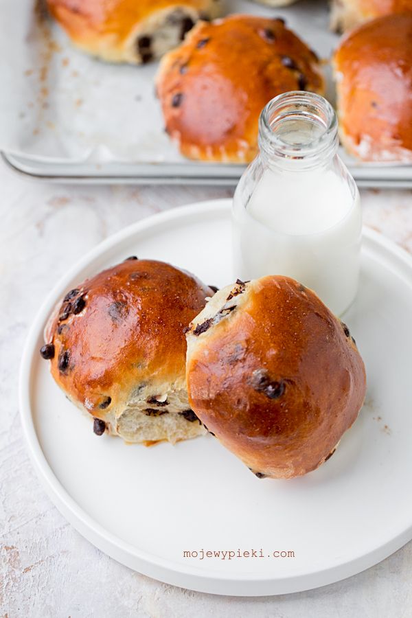 Chocolate chip buns