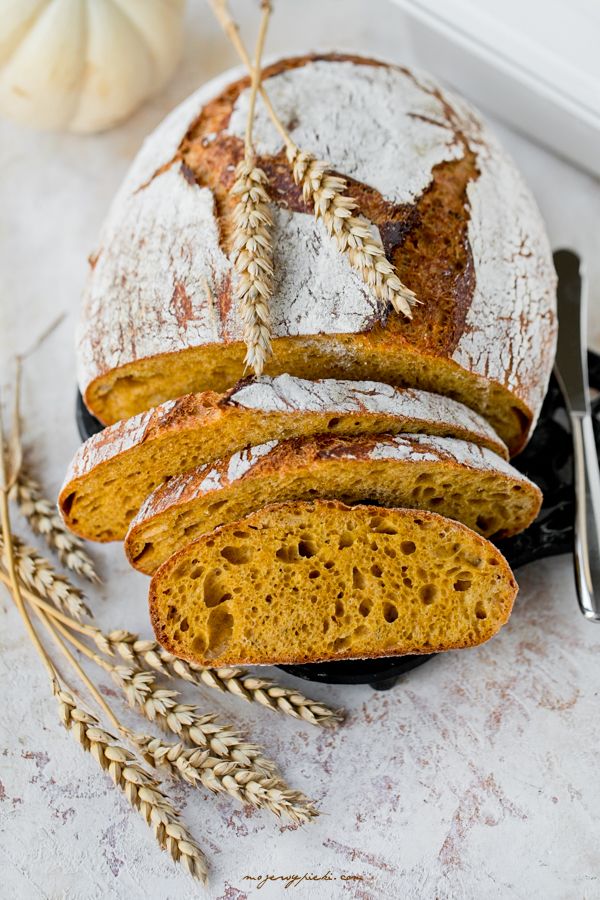 Sourdough pumpkin bread