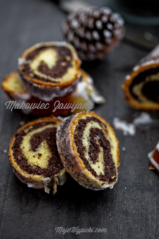 Polish poppy seed roll cake