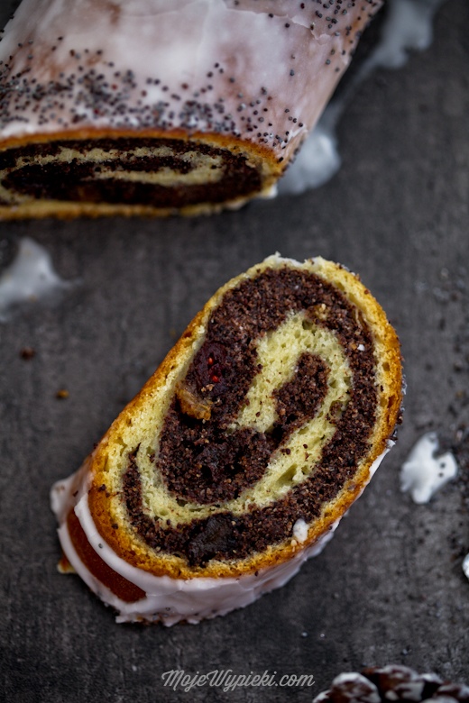 Polish poppy seed roll cake
