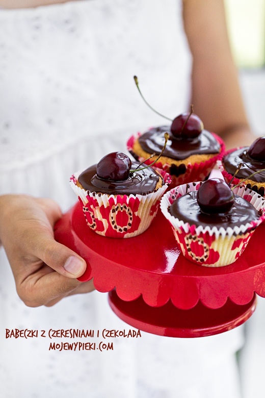 Cherry and chocolate cupcakes