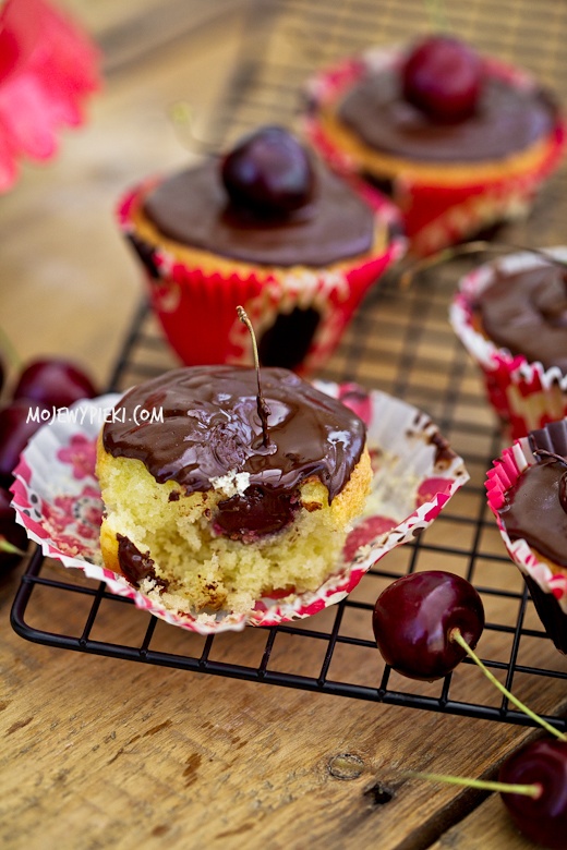 Cherry and chocolate cupcakes