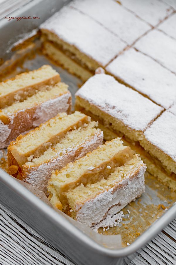 Polish apple cake