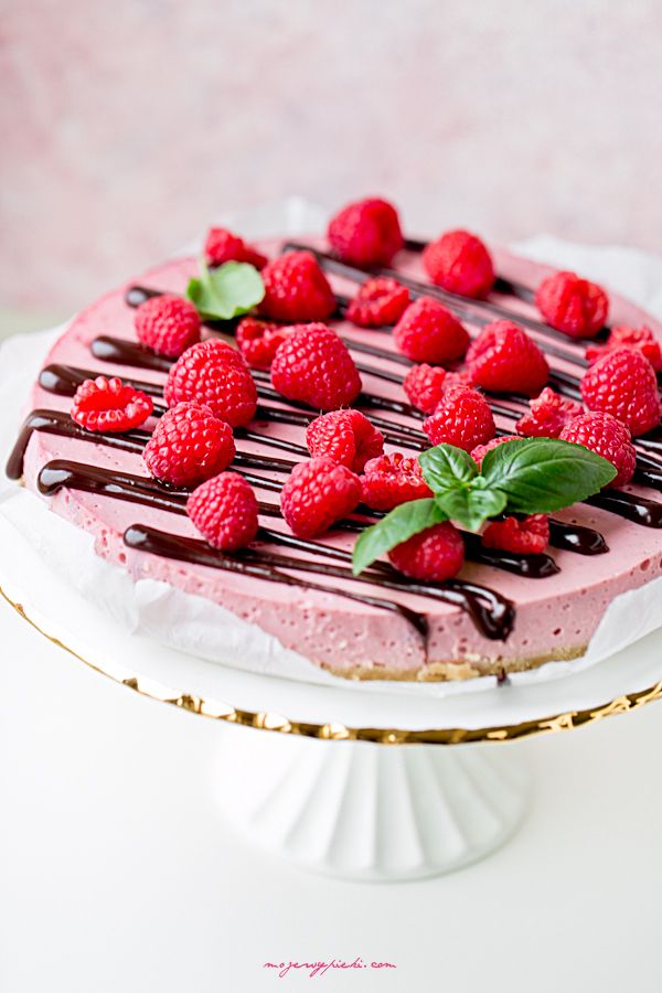 Raspberry millet cheesecake