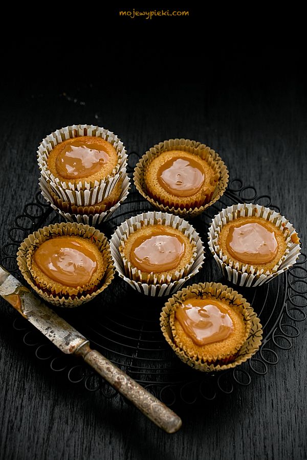 Caramel mud cupcakes