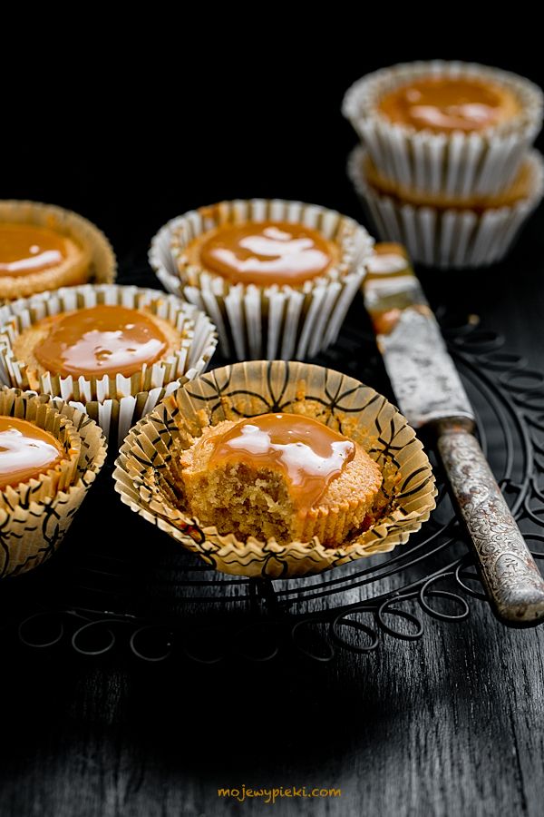 Caramel mud cupcakes