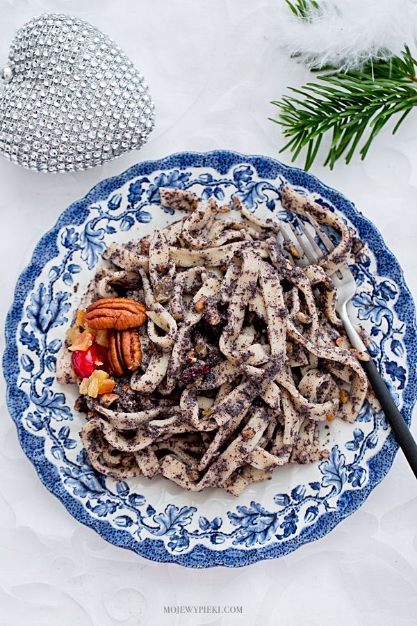 Polish poppy seed noodles