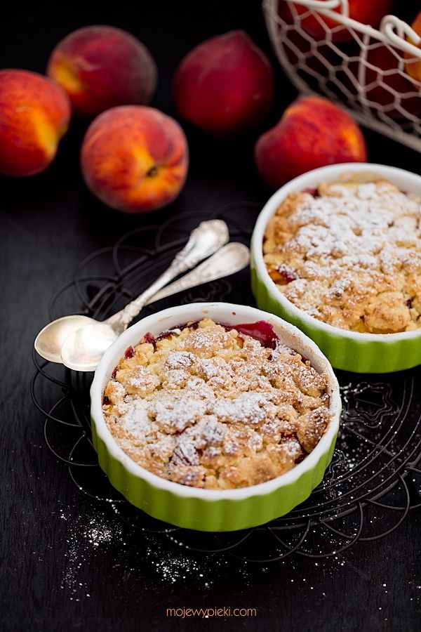 Coconut peach crumble