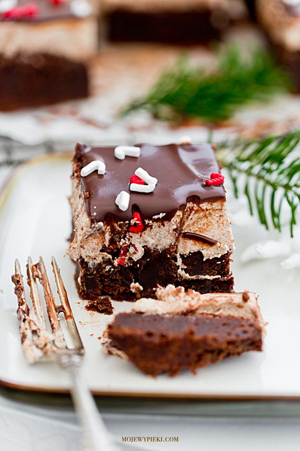 Spiced christmas brownie with cinnamon cream