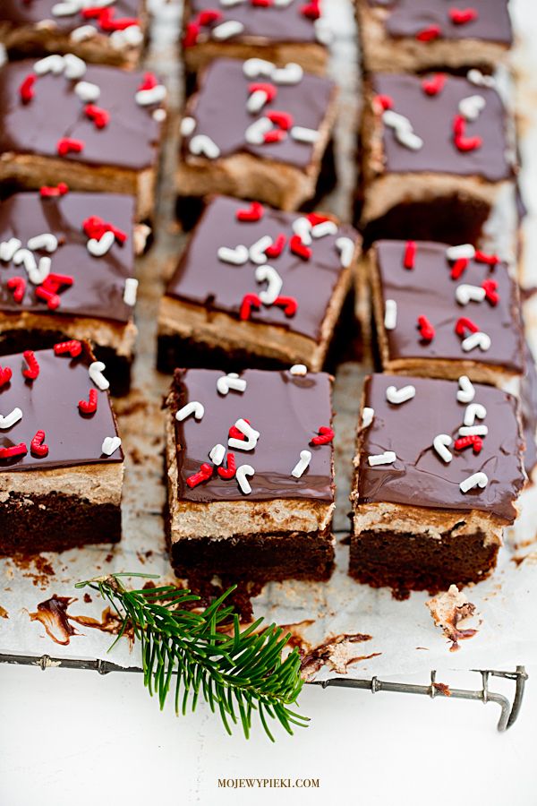 Spiced christmas brownie with cinnamon cream