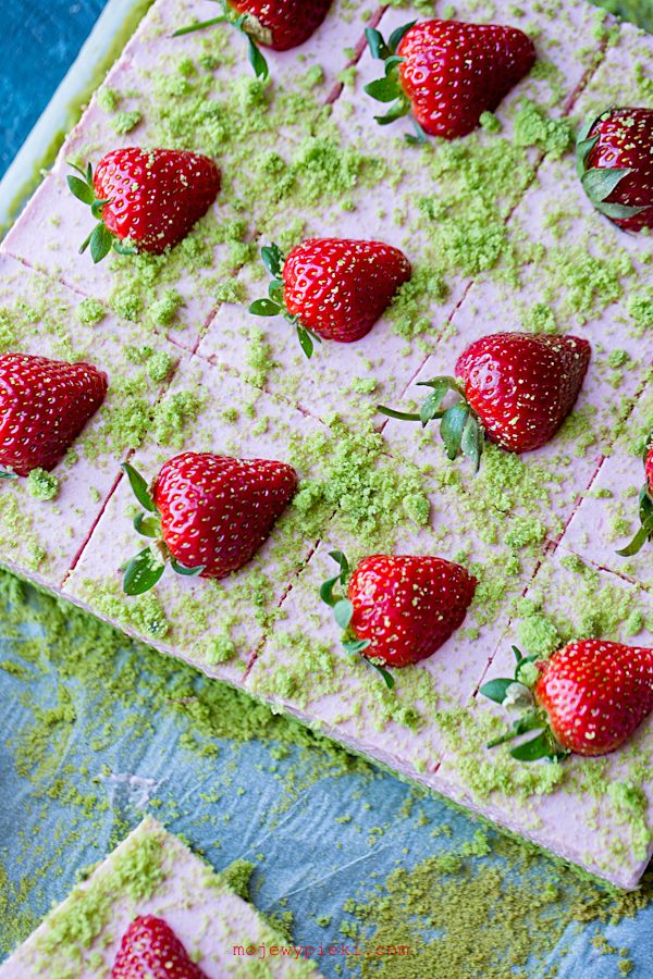 Strawberry Field cake