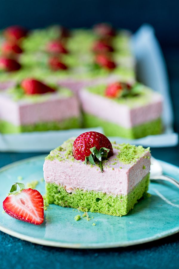 Strawberry Field cake