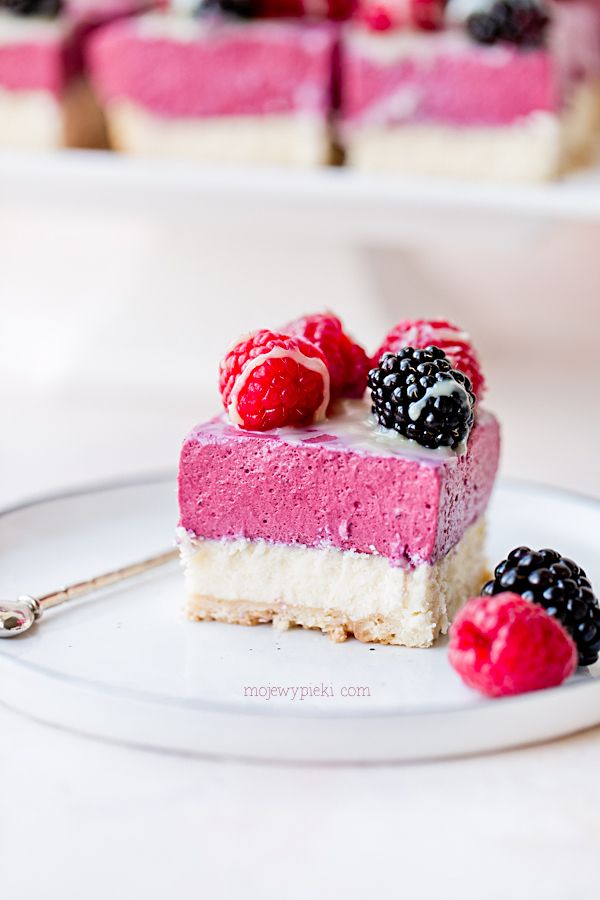 Forest fruit cheesecake squares