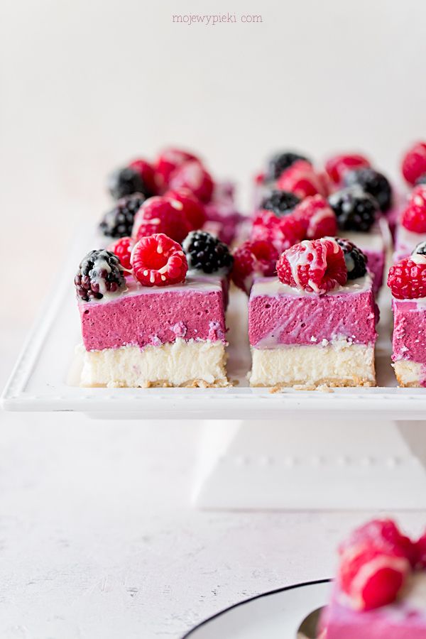 Forest fruit cheesecake squares