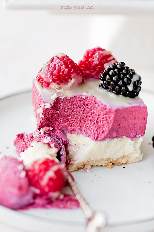 Forest fruit cheesecake squares