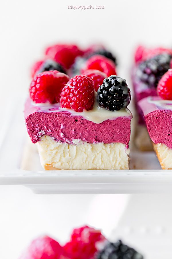 Forest fruit cheesecake squares