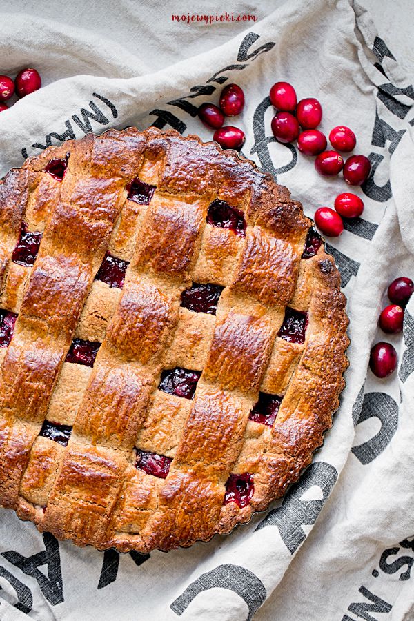 Cranberry walnut tart