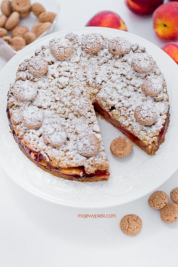 Peach and amaretti crumble cake