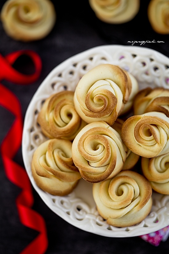 Butter rose cookies