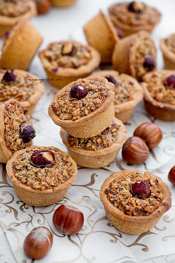 Hazelnut cookie cups