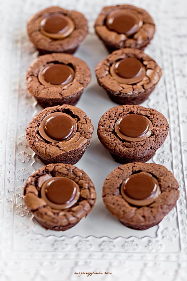 Mini brownie cups with Toffifee