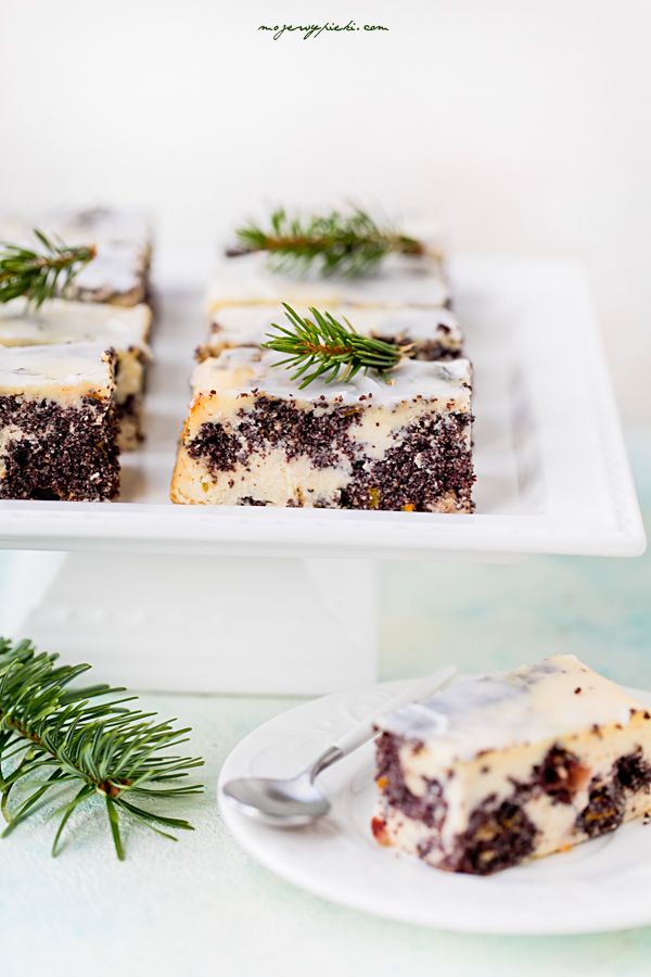 Marbled cheesecake and poppy seed cake