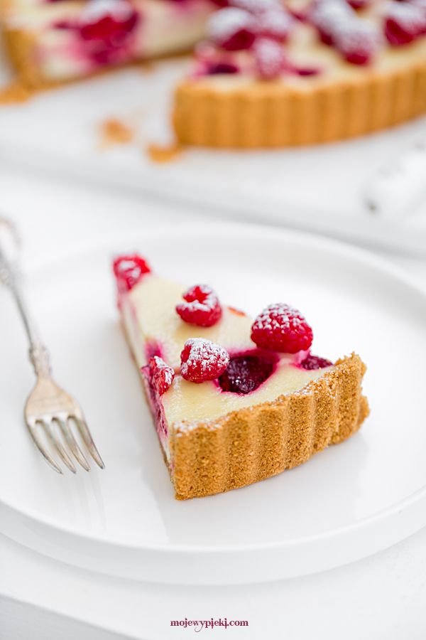 Lime and raspberry cheesecake tart
