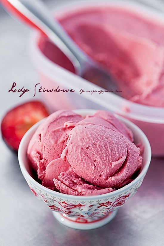 Roasted plum ice cream