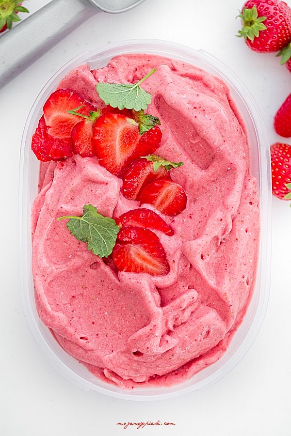 Strawberry banana ice cream