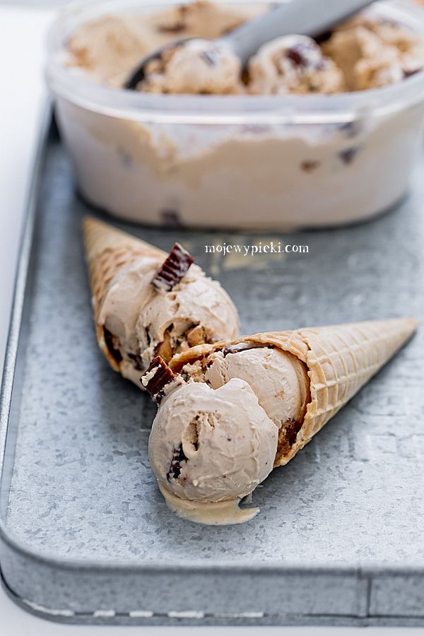 Peanut butter ice cream with reese’s