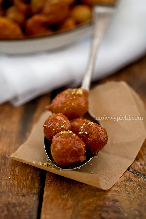 Turkish lokma – little syrup-soaked doughnuts