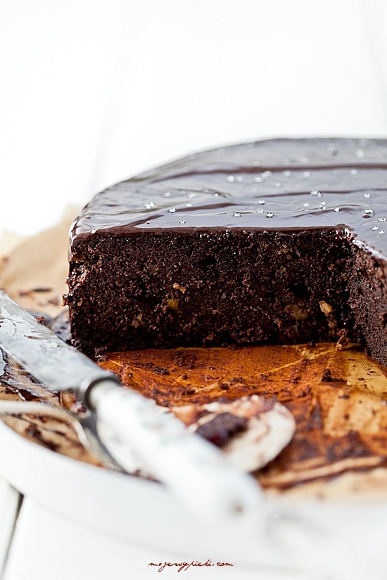 Chocolate poppy seed cake