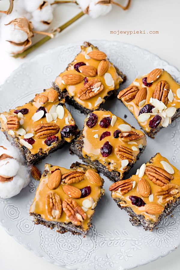 Apple poppy seed cake