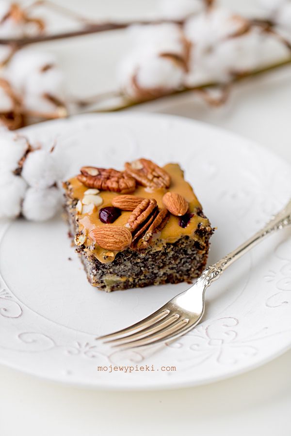 Apple poppy seed cake