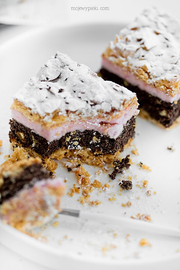 Polish poppy seed cake with meringue foam