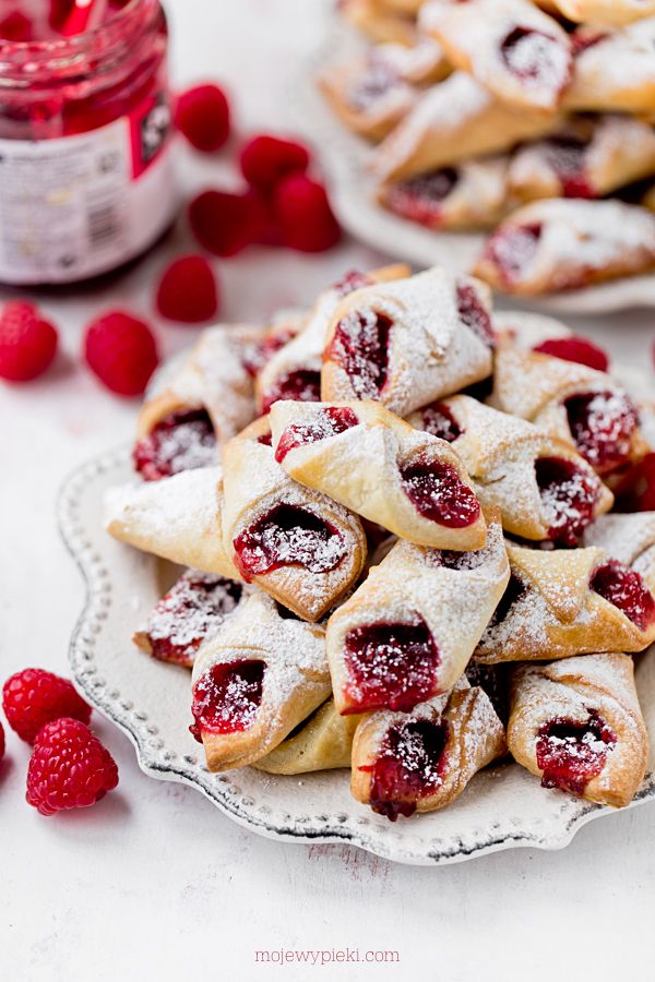 Polish raspberry kołaczki