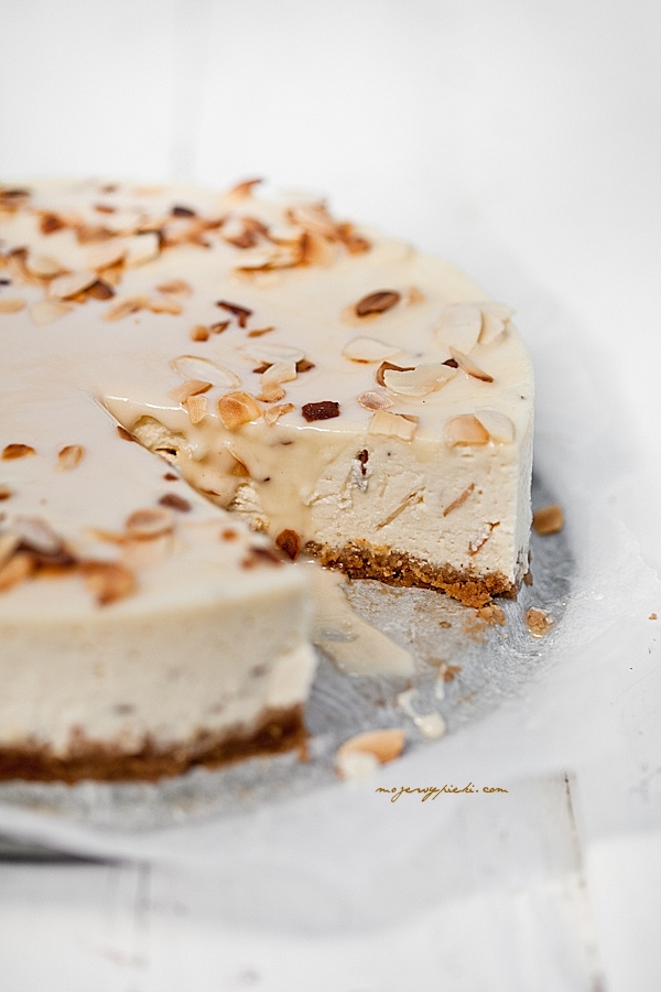 Almond Amaretto cheesecake