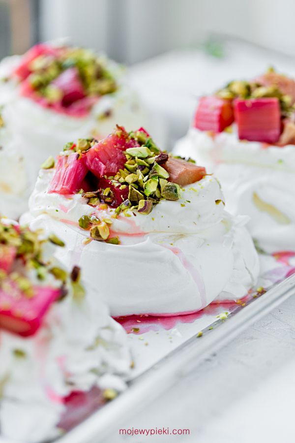 Mini Pavlova with rhubarb and pistachios