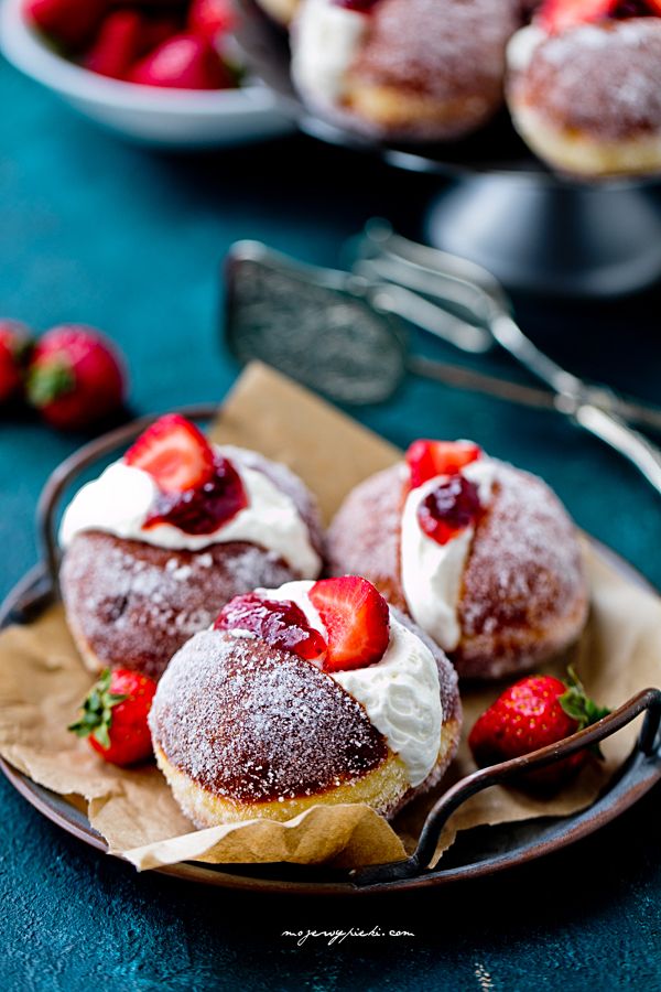 Mini strawberry doughnuts