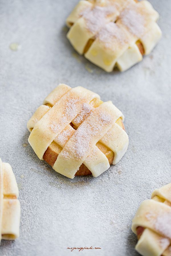 Mini puff pastry apple pies