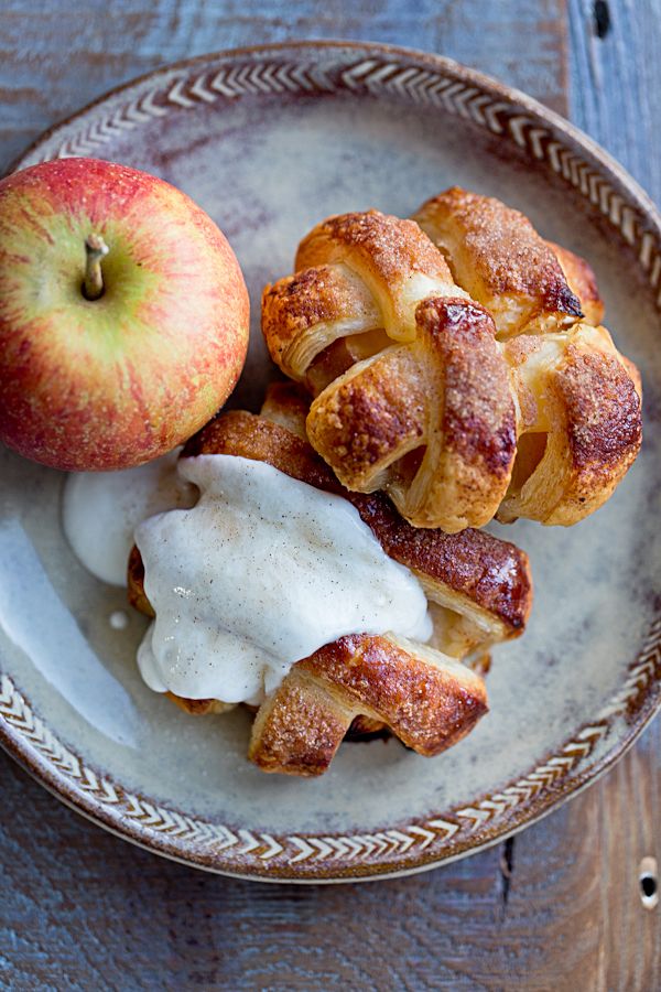 Mini puff pastry apple pies