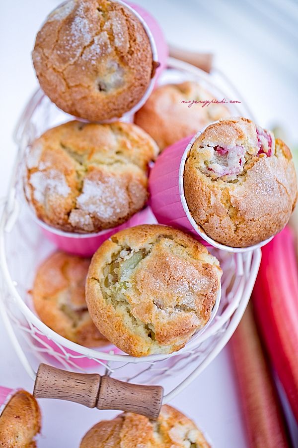 Lemon & rhubarb muffins