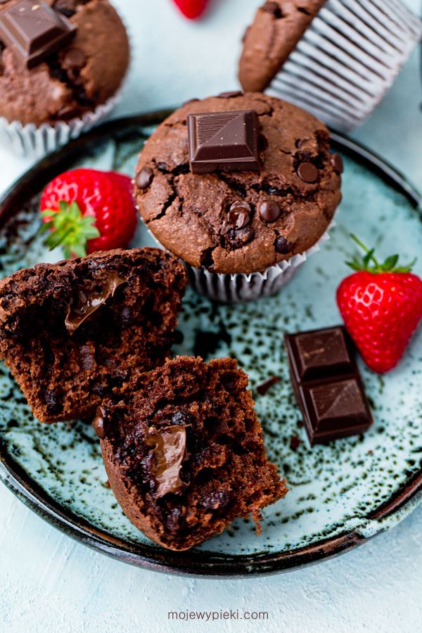 Chocolate muffins with nutella